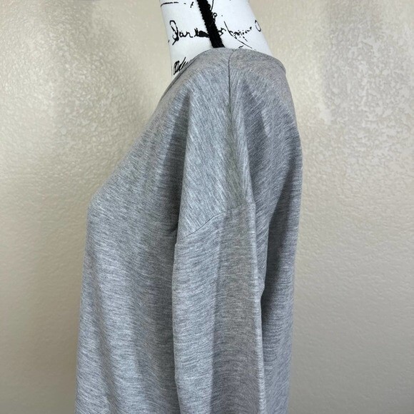 Romeo & Juliet Couture grey sweatshirt women relax fit 3/4 sleeve size M - Picture 10 of 11